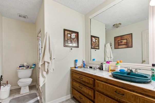 Bathroom, Interior, Tile Countertops