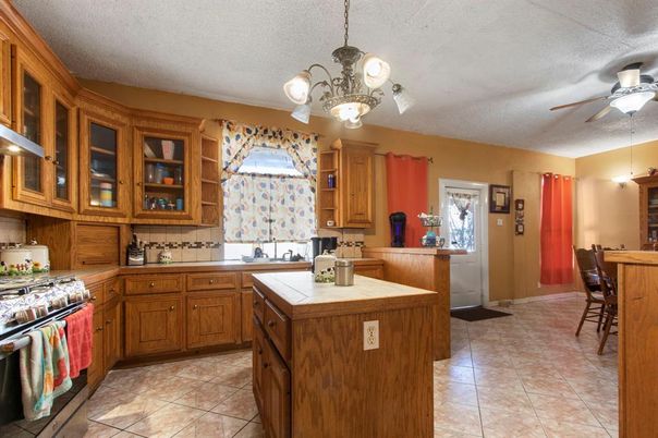 Interior, Kitchen, Pendant Lights, Tile Countertops