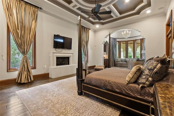 Bedroom, Fireplace, Interior, Recessed Lighting, Wood Texture Flooring