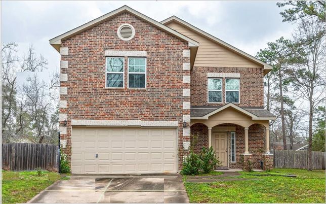 Attached, Exterior, Facade, Brick Facade, Brick Traditional