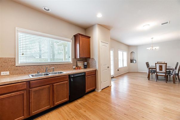 Chandelier, Dining room, Interior, Kitchen, Recessed Lighting, Wood Texture Flooring