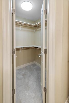Interior, Walk-in Closets