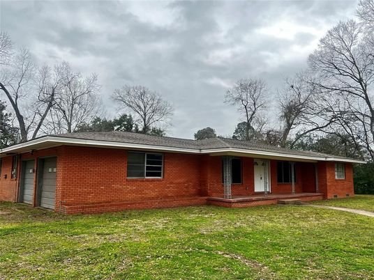 Attached, Exterior, Facade, Brick Facade, Ranch