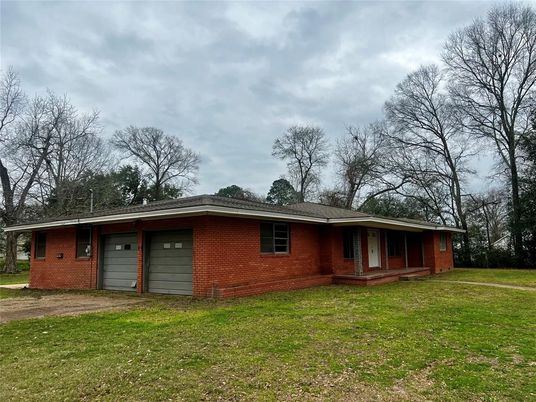 Attached, Exterior, Facade, Brick Facade, Ranch