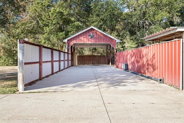 Detached Garage, Exterior
