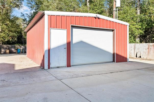 Detached Garage, Exterior