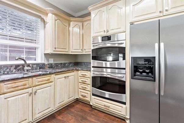 Interior, Kitchen, Stainless Steel Appliances, Wood Texture Flooring