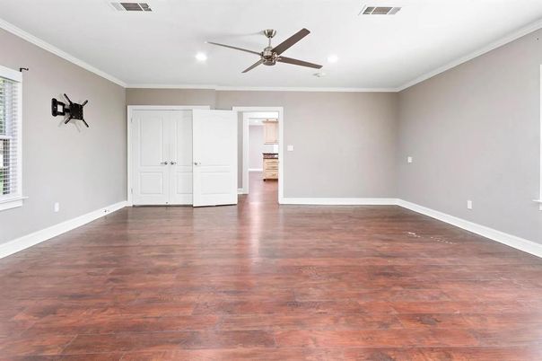 Empty room, Interior, Recessed Lighting, Wood Texture Flooring