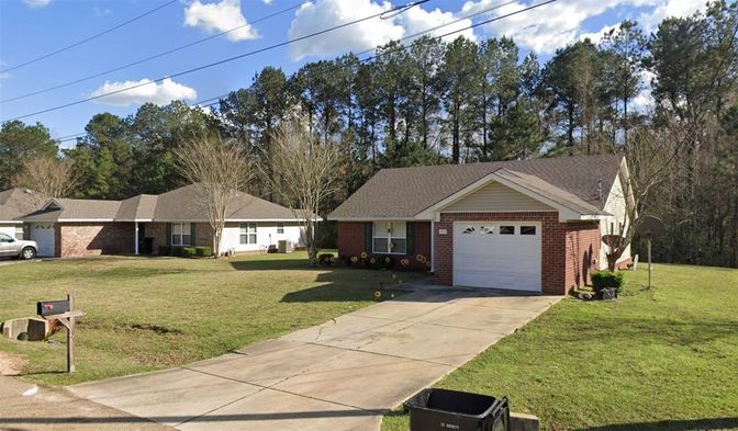 Attached, Backyard, Exterior, Facade, Brick Facade, Ranch