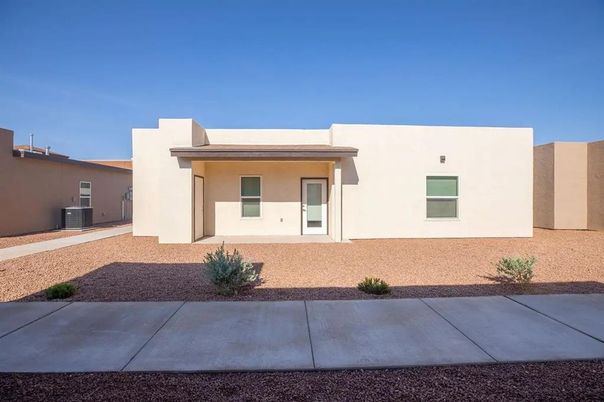 Exterior, Facade, Modern