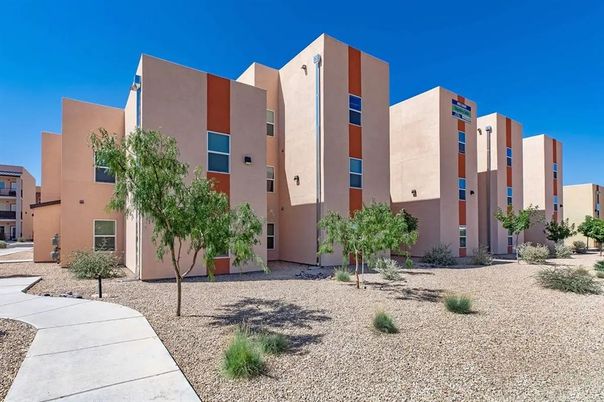 Exterior, Facade, Modern