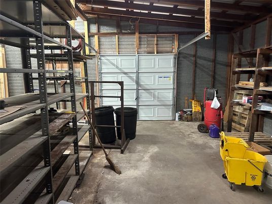 Garage, Interior, Wooden Beams