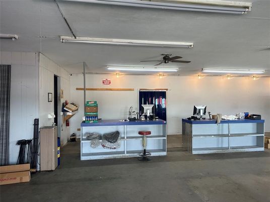 Garage, Interior