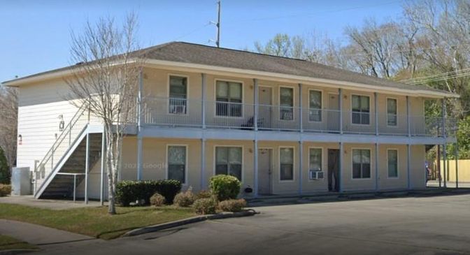 Exterior, Facade, Georgian