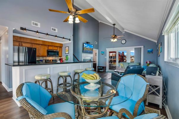 Dining room, Interior, Kitchen, Stainless Steel Appliances, Wood Texture Flooring
