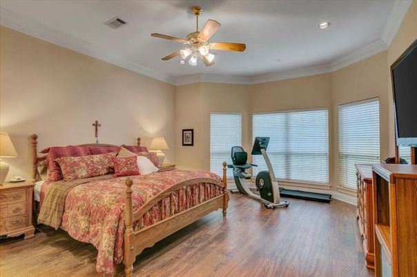 Bedroom, Fitness Equipment, Interior, Recessed Lighting, Wood Texture Flooring