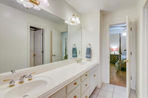 Bathroom, Dual Sink Vanities, Interior, Wood Texture Flooring