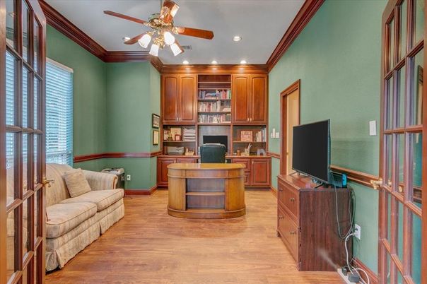 Home Office, Interior, Recessed Lighting, Wood Texture Flooring