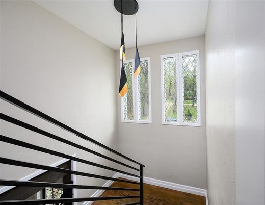 Interior, Pendant Lights, Wood Texture Flooring