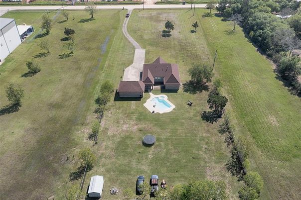 Exterior, Drone