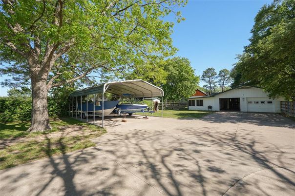 Backyard, Detached Garage, Exterior