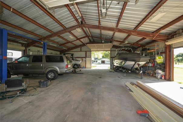 Garage, Interior