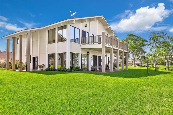 Backyard, Exterior, Facade, Modern
