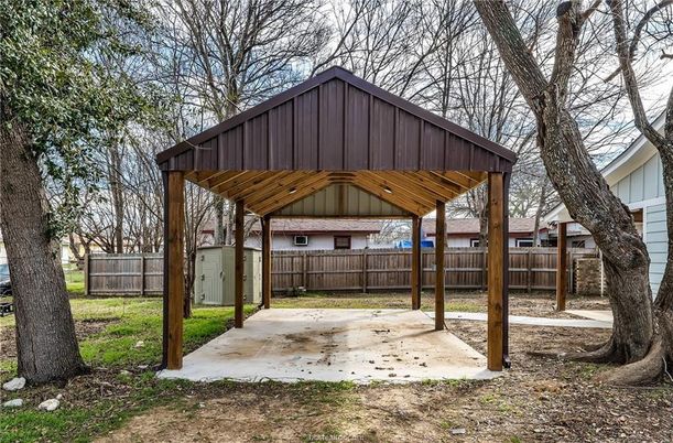 Backyard, Exterior