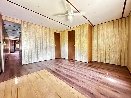 Empty room, Interior, Wood Texture Flooring, Wooden Walls