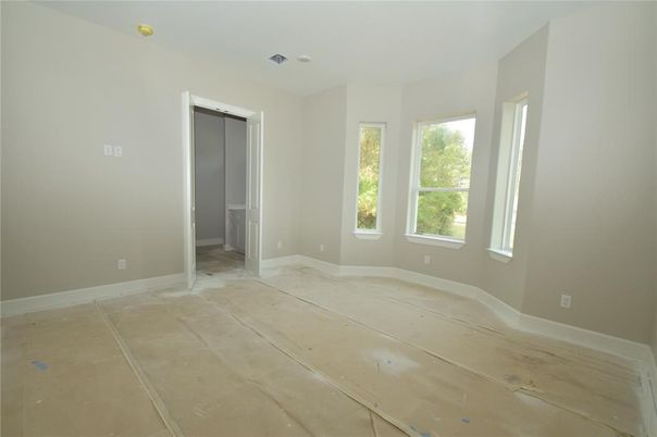 Empty room, Interior