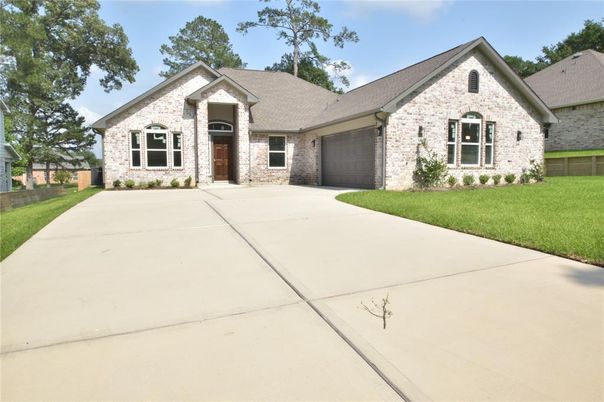Attached, Exterior, Facade, Brick Facade, Brick Traditional