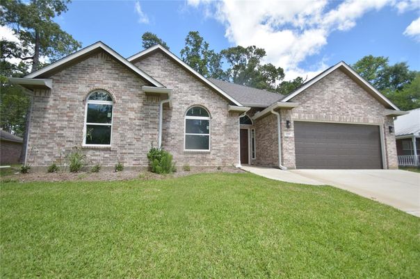 Attached, Exterior, Facade, Brick Facade, Brick Traditional