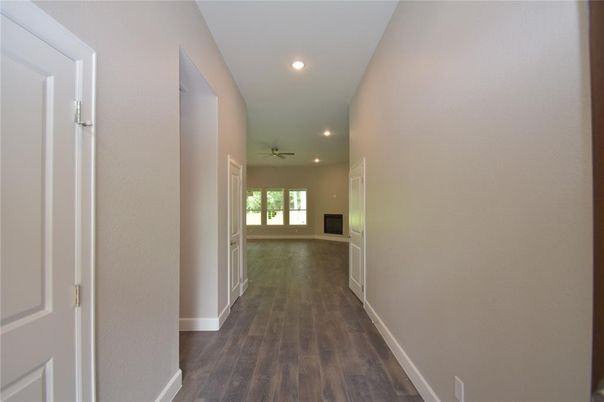 Interior, Recessed Lighting, Wood Texture Flooring