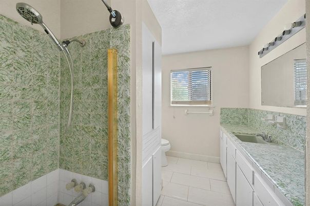 Bathroom, Interior, Tile Countertops