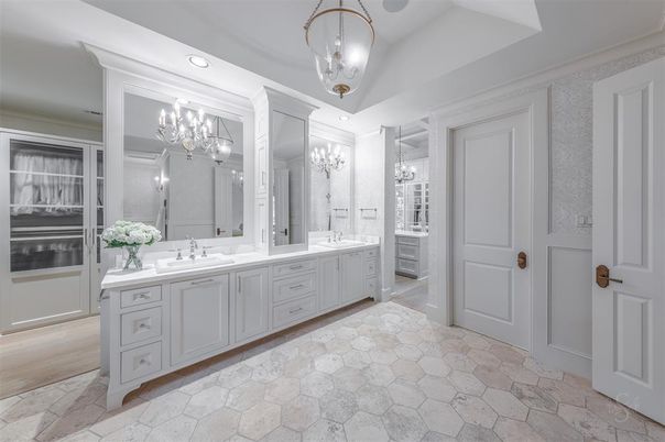 Bathroom, Dual Sink Vanities, Interior, Recessed Lighting
