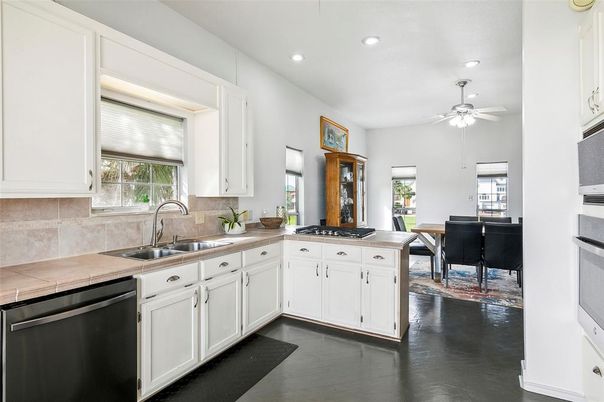 Dining room, Interior, Kitchen, Recessed Lighting, Wood Texture Flooring