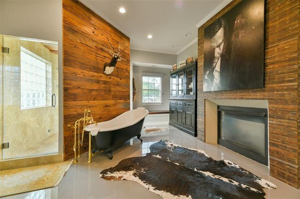 Bathroom, Free Standing Baths, Interior, Recessed Lighting, Wooden Walls