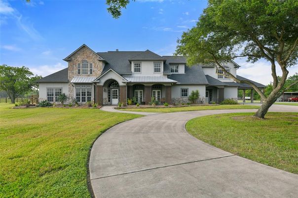 Backyard, Exterior, Facade, French Provincial