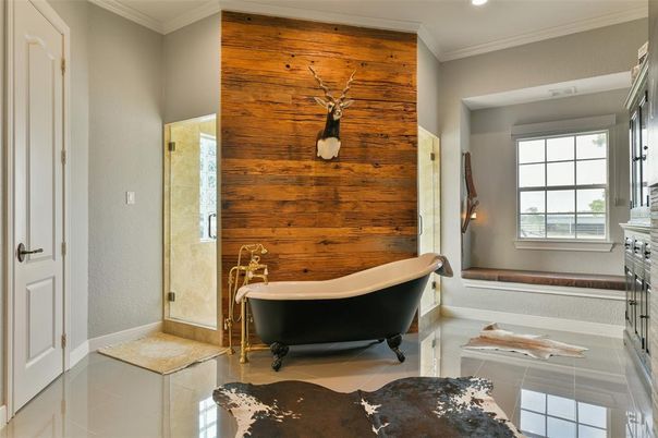Bathroom, Free Standing Baths, Interior, Recessed Lighting, Wooden Walls