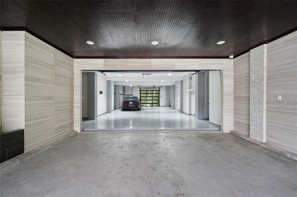 Garage, Interior, Recessed Lighting