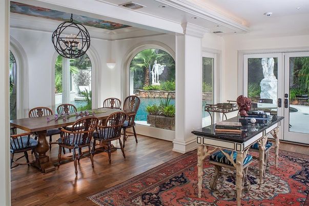 Chandelier, Dining room, Interior, Recessed Lighting, Wood Texture Flooring