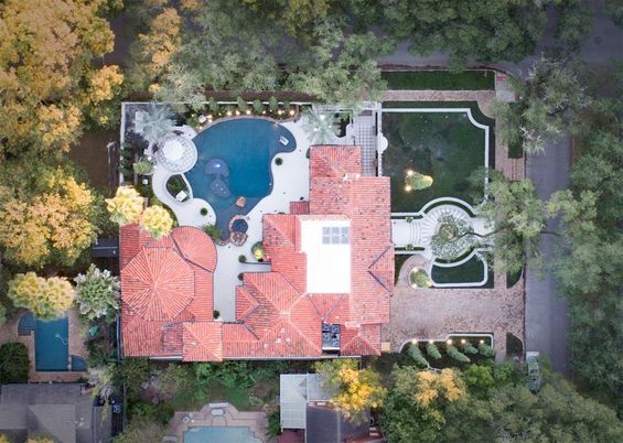 Exterior, Drone