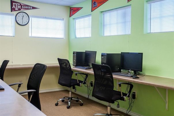 Home Office, Interior
