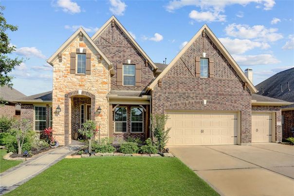 Attached, Exterior, Facade, Brick Facade, Brick Traditional