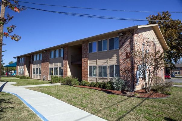 Exterior, Facade, Brick Facade, Georgian