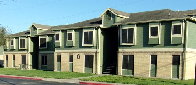 Exterior, Facade, Brick Facade, Rowhouse