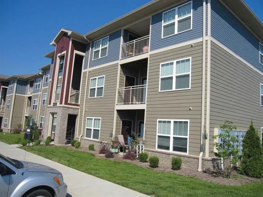 Exterior, Facade, Rowhouse