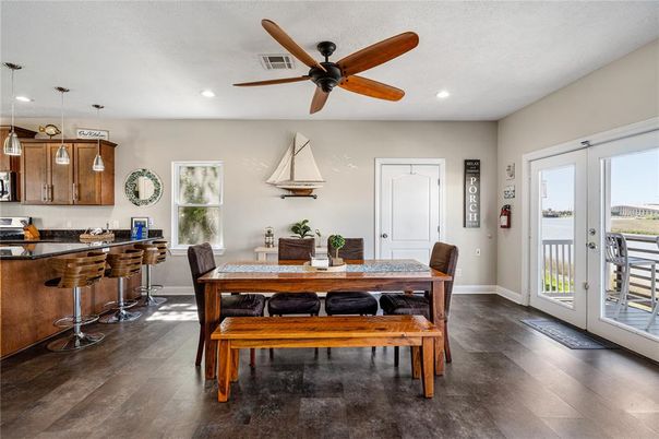 Dining room, Interior, Kitchen, Pendant Lights, Recessed Lighting, Wood Texture Flooring