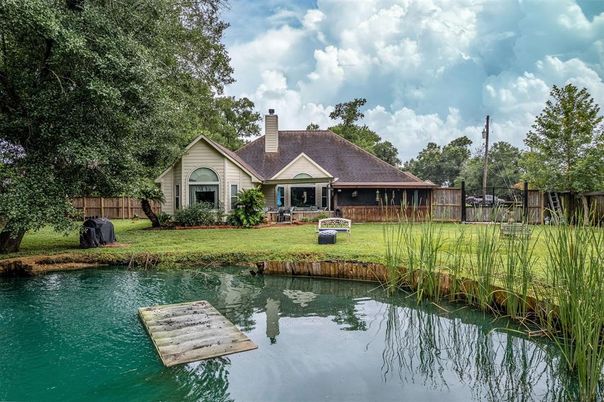 Backyard, Exterior, Lake