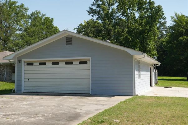Detached Garage, Exterior
